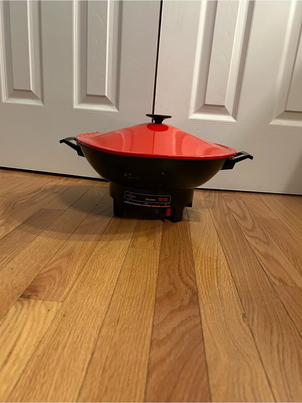 West Bend 6 Quart 14 Inch Electric Wok 79525 90s Red Lid Non-Stick Vintage US